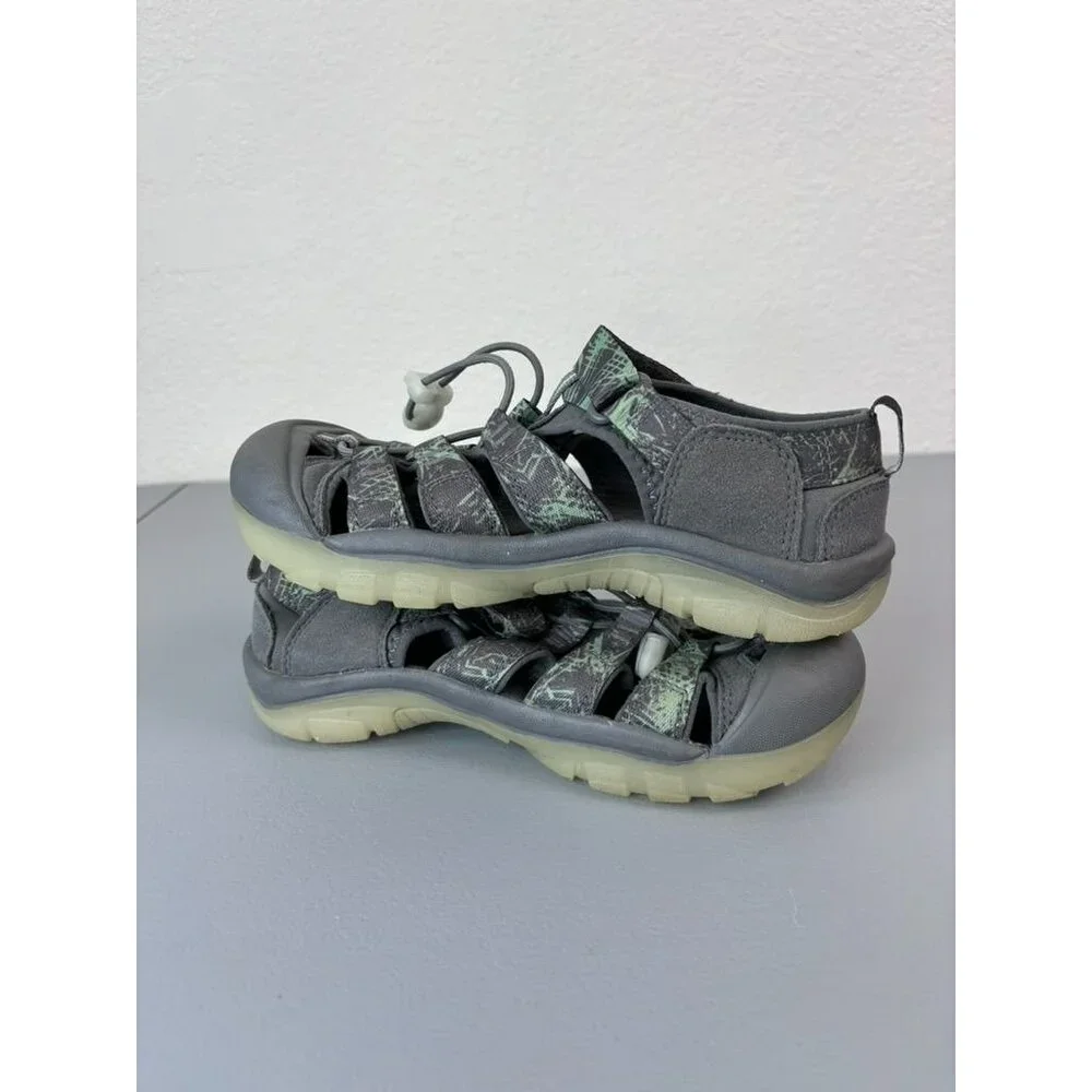 Keen youth‎ 3 grey green glow in the dark closed toe hiking outdoor sandals